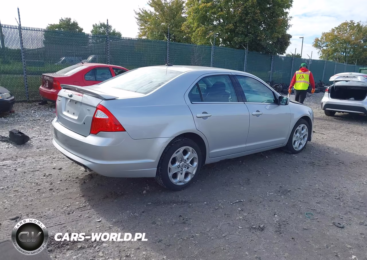 2010 Ford Fusion Se VIN:3FAHP0HA7AR136371 - 4