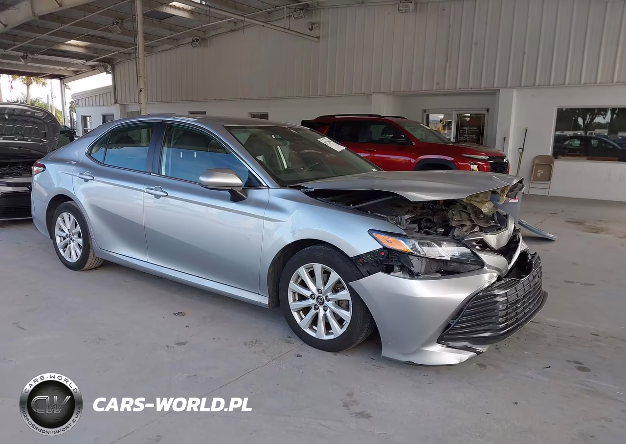 2020 Toyota Camry Le VIN:4T1C11AK4LU928936 - 1