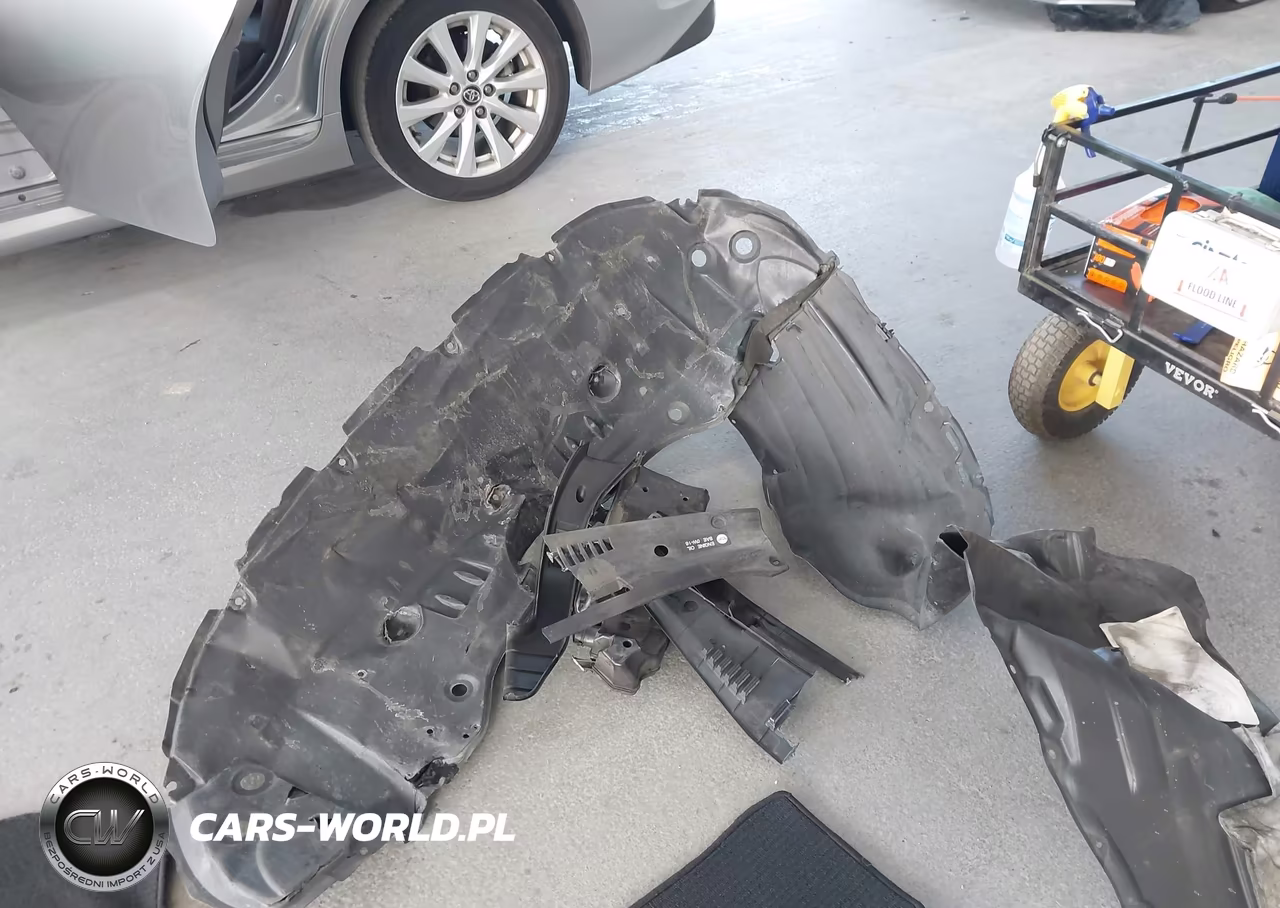 2020 Toyota Camry Le VIN:4T1C11AK4LU928936 - 12