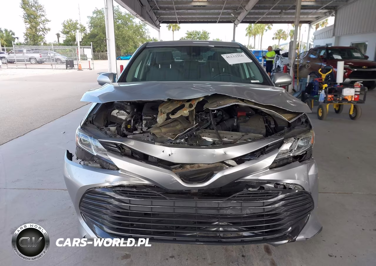 2020 Toyota Camry Le VIN:4T1C11AK4LU928936 - 13