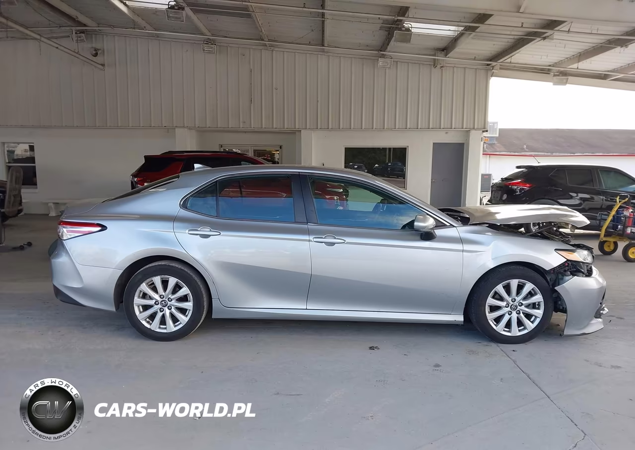 2020 Toyota Camry Le VIN:4T1C11AK4LU928936 - 14