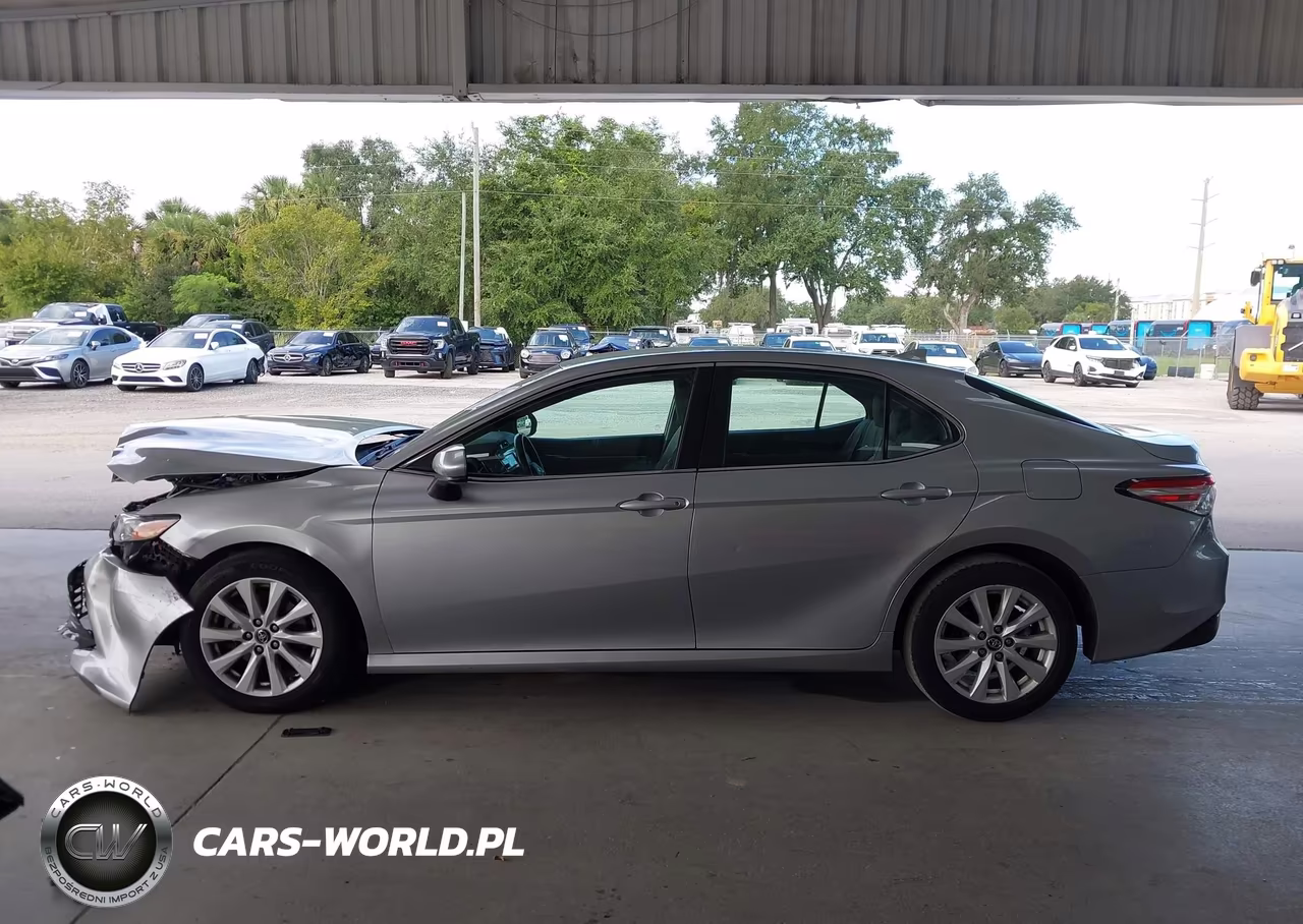 2020 Toyota Camry Le VIN:4T1C11AK4LU928936 - 15