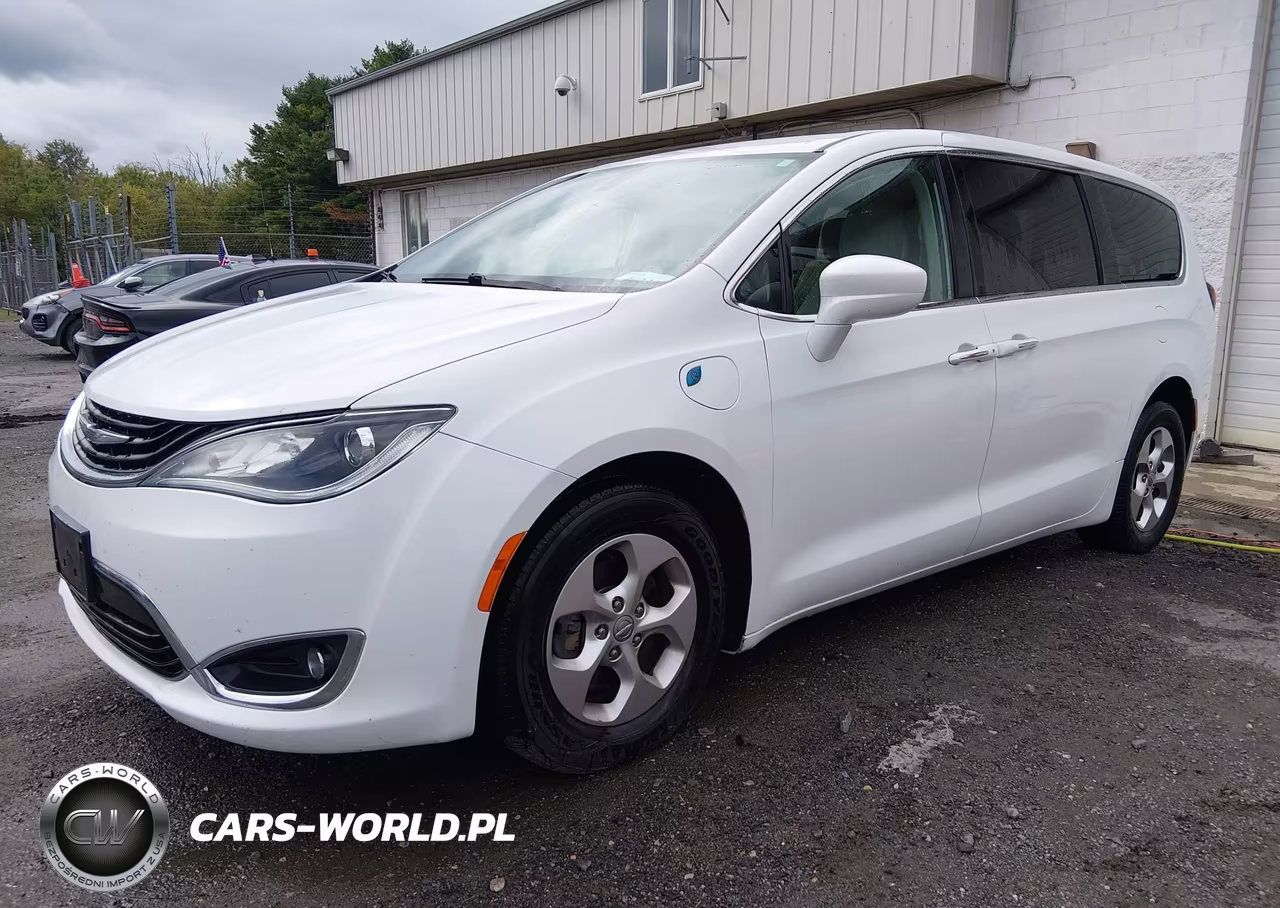 2018 Chrysler Pacifica Hybrid Touring Plus VIN:2C4RC1H76JR318167 - 2
