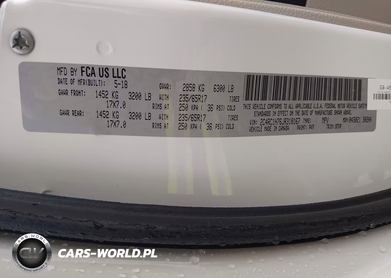 2018 Chrysler Pacifica Hybrid Touring Plus VIN:2C4RC1H76JR318167 - 9