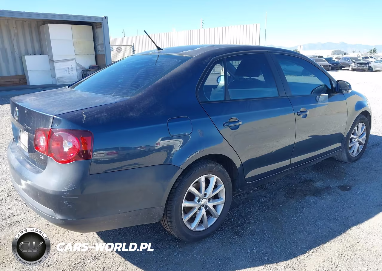 2010 Volkswagen Jetta Limited Edition VIN:3VWRX7AJ0AM122890 - 4