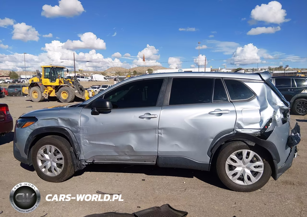 2022 Toyota Corolla Cross L VIN:7MUAAABG1NV003128 - 14