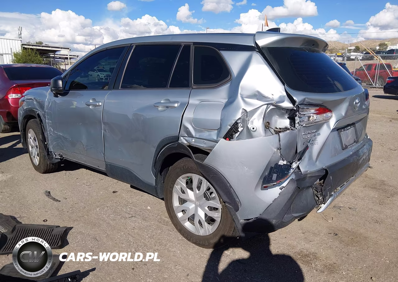2022 Toyota Corolla Cross L VIN:7MUAAABG1NV003128 - 3