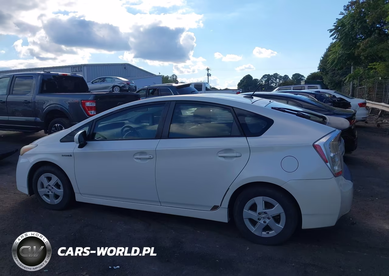 2011 Toyota Prius Three VIN:JTDKN3DU2B1399323 - 14