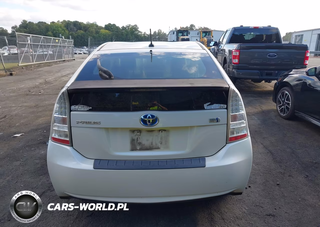 2011 Toyota Prius Three VIN:JTDKN3DU2B1399323 - 16