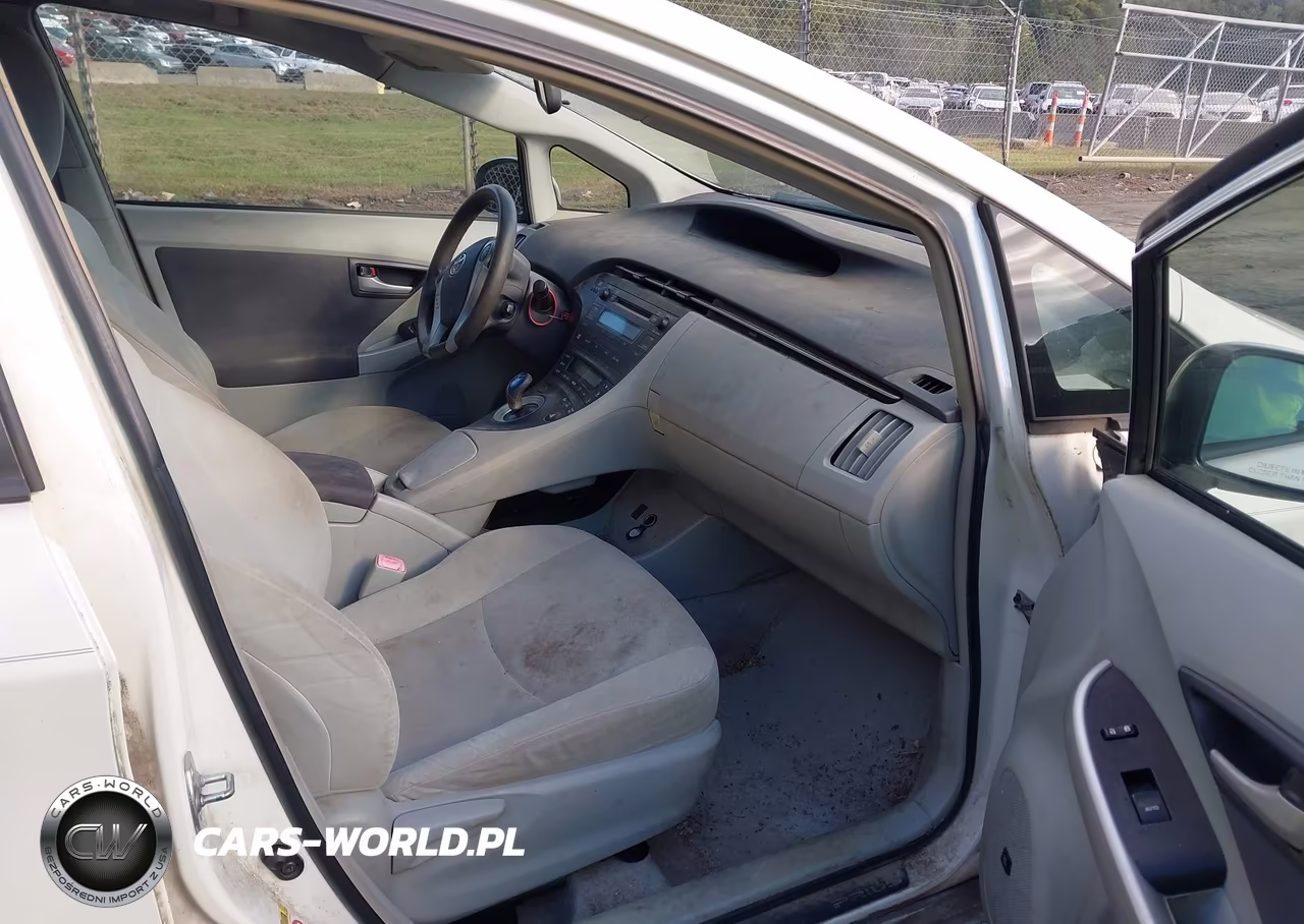2011 Toyota Prius Three VIN:JTDKN3DU2B1399323 - 5
