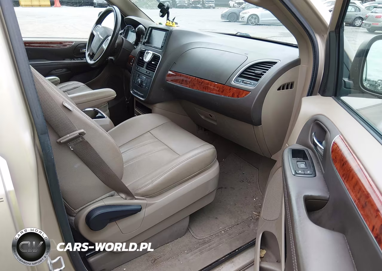 2015 Chrysler Town & Country Touring VIN:2C4RC1BG4FR628723 - 5
