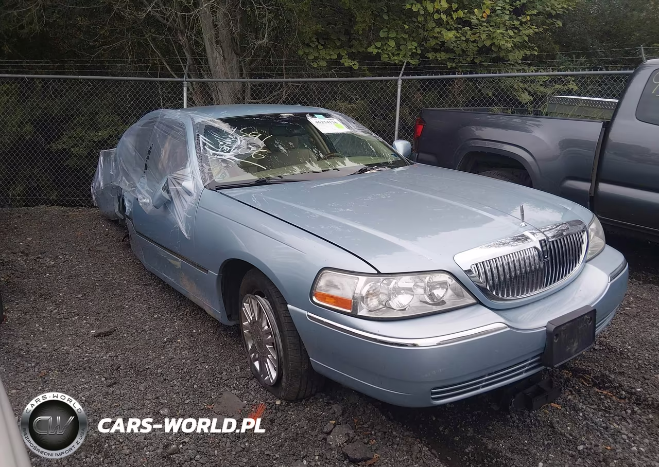 2008 Lincoln Town Car Signature Limited