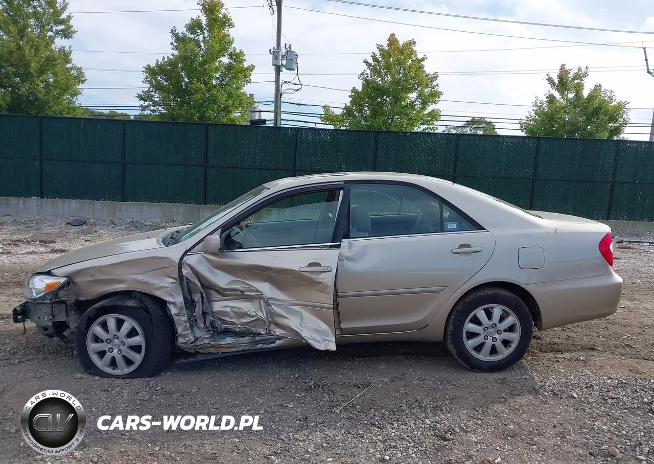 2002 Toyota Camry Xle VIN:4T1BE30K12U624149 - 15