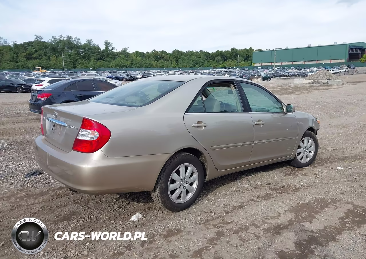 2002 Toyota Camry Xle VIN:4T1BE30K12U624149 - 4