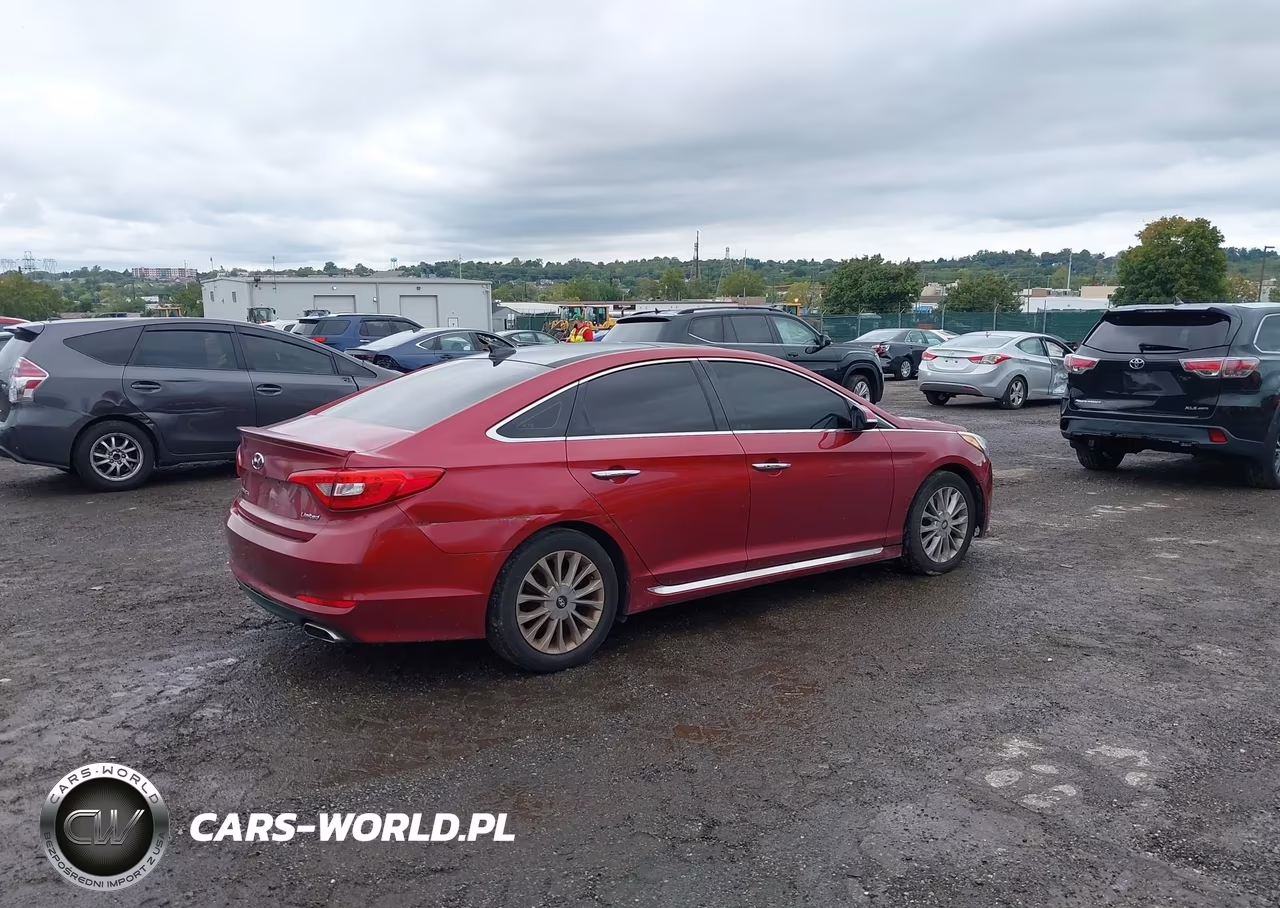 2015 Hyundai Sonata Limited VIN:5NPE34AF3FH236130 - 4