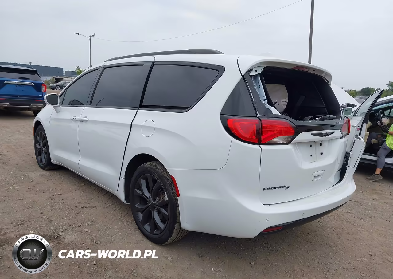 2019 Chrysler Pacifica Limited VIN:2C4RC1GG1KR738180 - 3