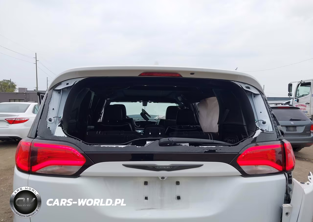 2019 Chrysler Pacifica Limited VIN:2C4RC1GG1KR738180 - 6