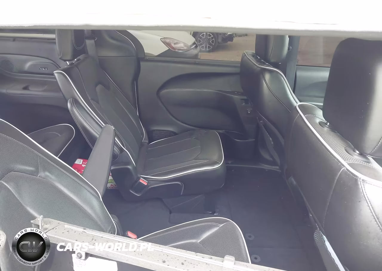 2019 Chrysler Pacifica Limited VIN:2C4RC1GG1KR738180 - 8