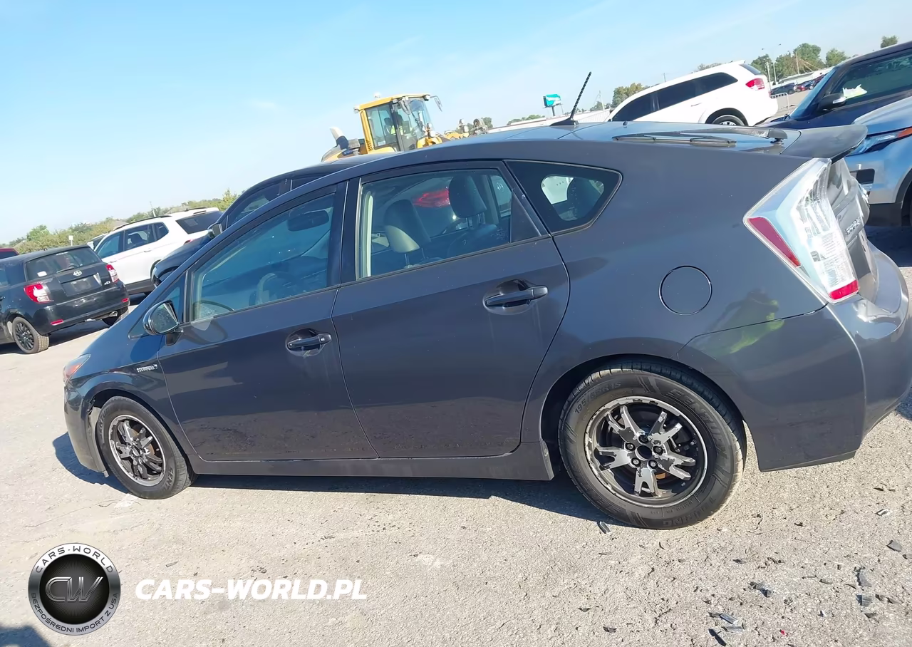 2011 Toyota Prius Four VIN:JTDKN3DU5B0255268 - 14