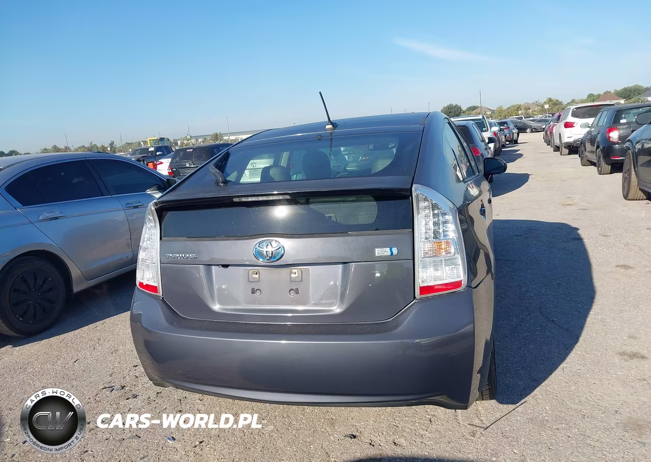 2011 Toyota Prius Four VIN:JTDKN3DU5B0255268 - 16