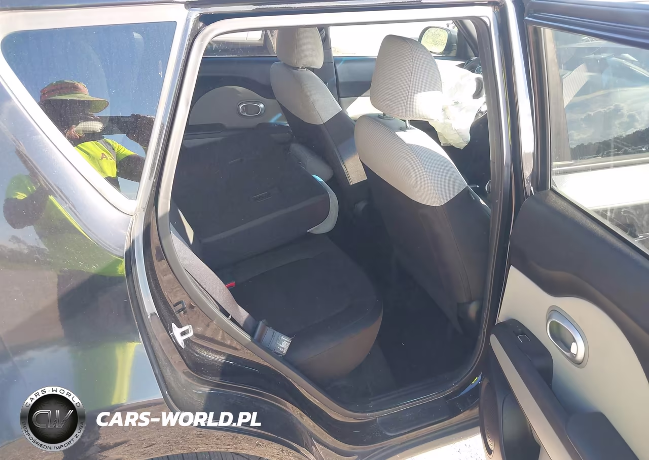 2018 Kia Soul VIN:KNDJN2A29J7900003 - 8