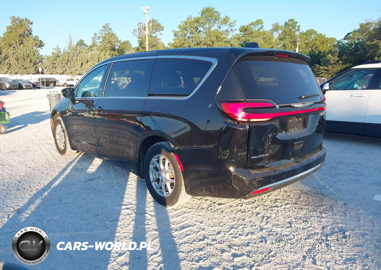 2025 Chrysler Pacifica Select VIN:2C4RC1BG4SR595460 - 3