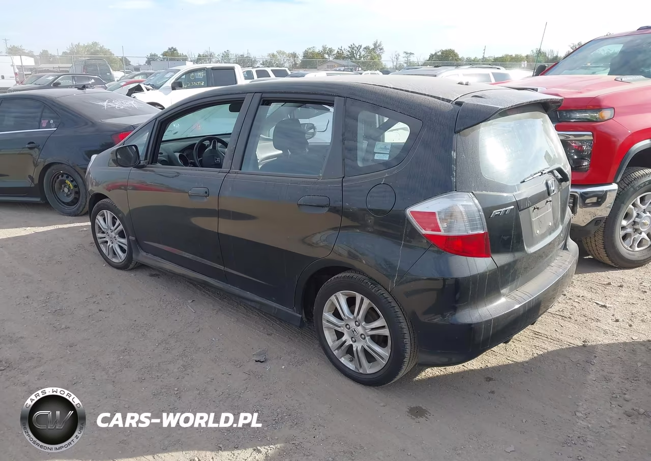 2009 Honda Fit Sport VIN:JHMGE88469C000682 - 3