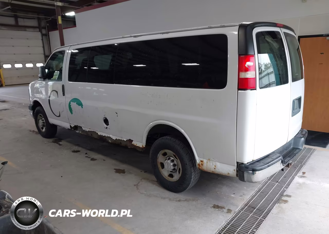 2008 Chevrolet Express Ls VIN:1GAHG39K081163377 - 3