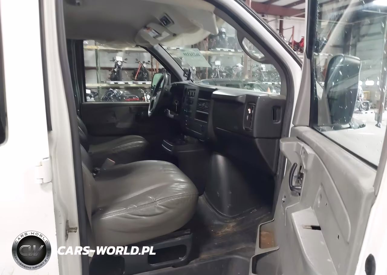 2008 Chevrolet Express Ls VIN:1GAHG39K081163377 - 5