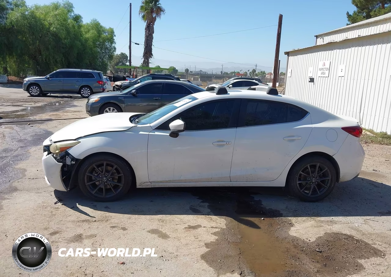 2018 Mazda Mazda3 Touring VIN:3MZBN1V34JM216710 - 14