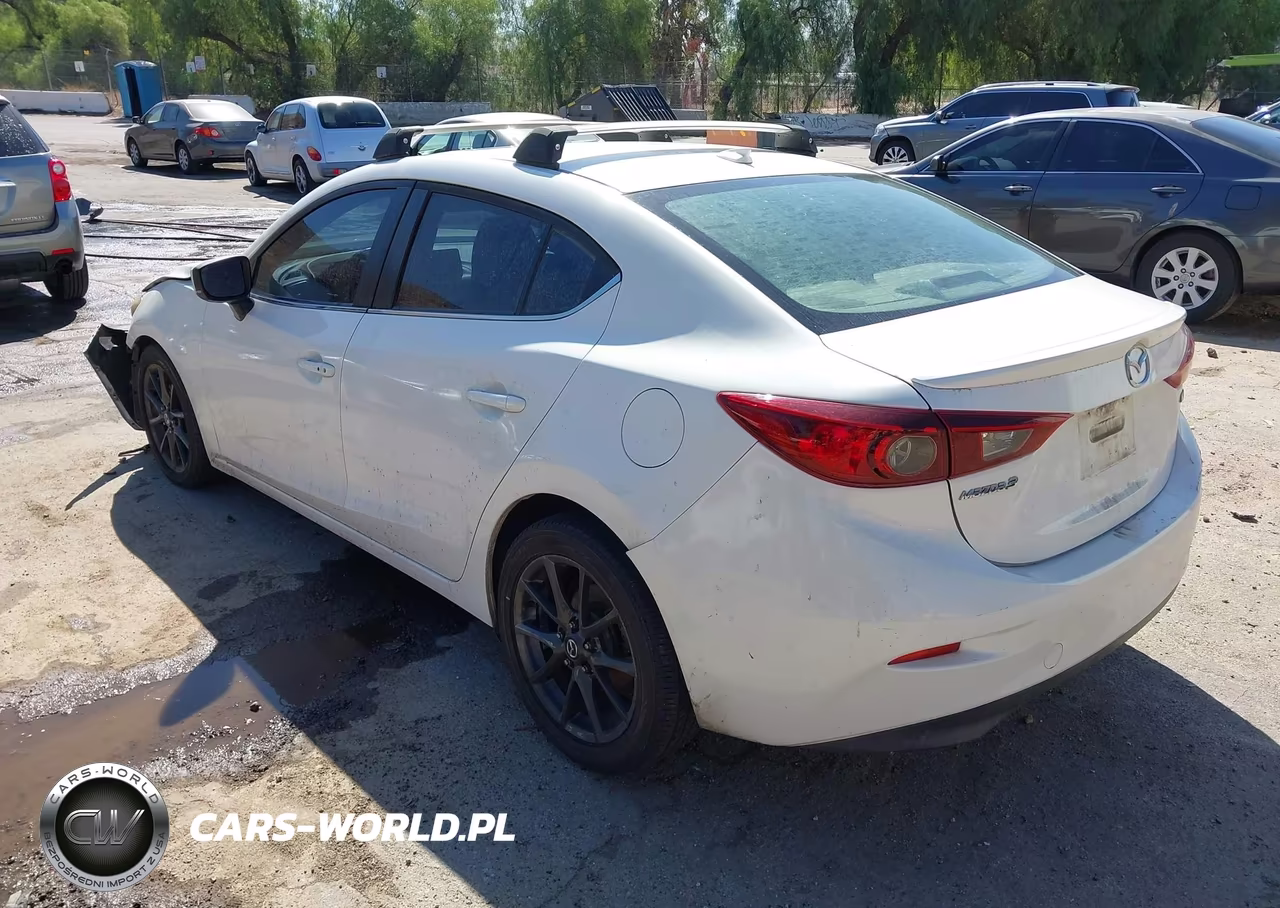 2018 Mazda Mazda3 Touring VIN:3MZBN1V34JM216710 - 3