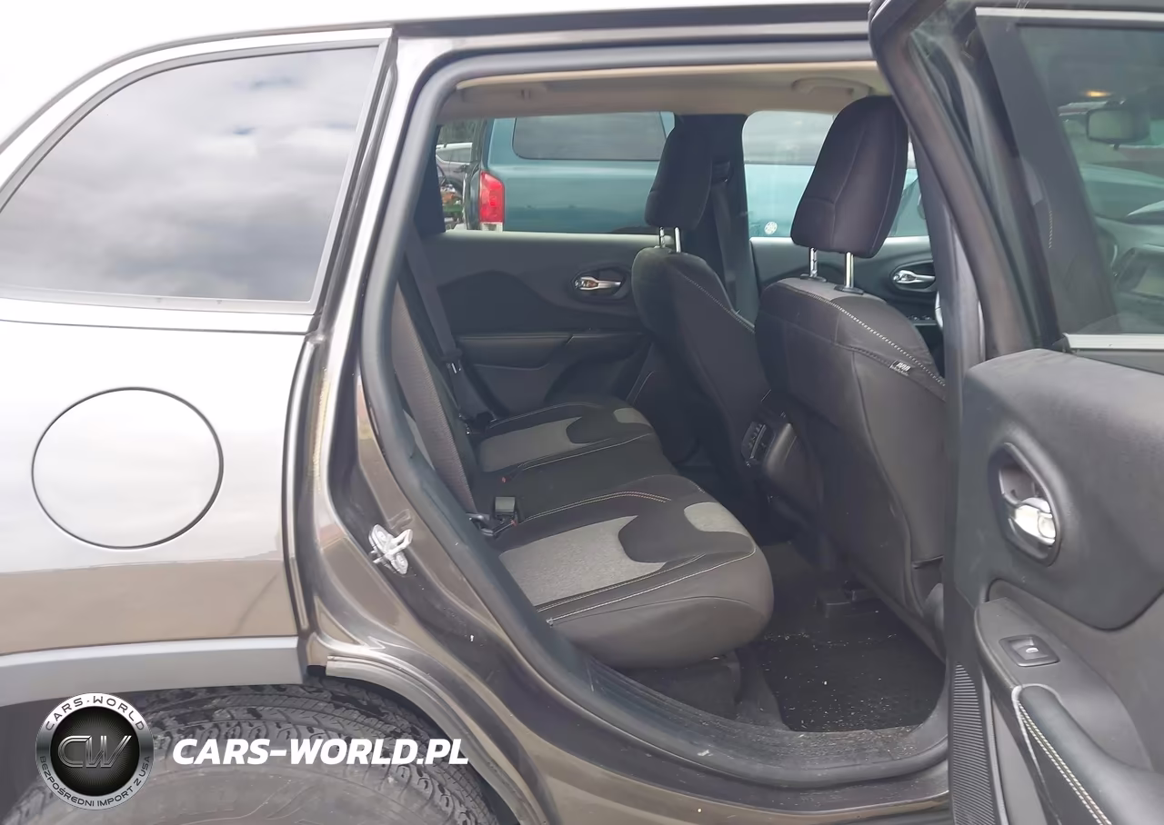 2014 Jeep Cherokee Latitude VIN:1C4PJMCB5EW248183 - 8