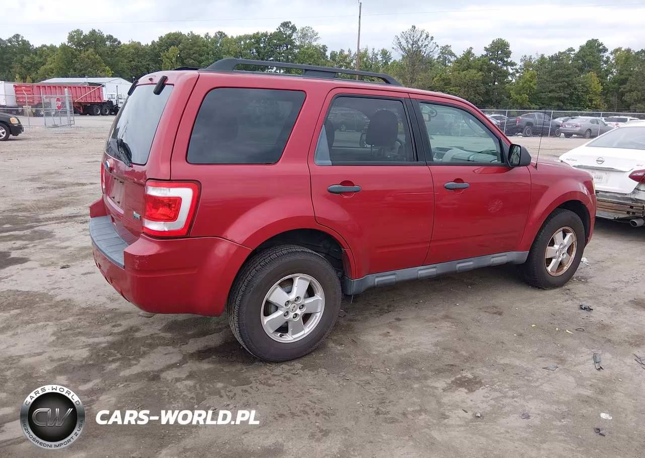 2010 Ford Escape Xlt VIN:1FMCU0DG7AKC44142 - 4