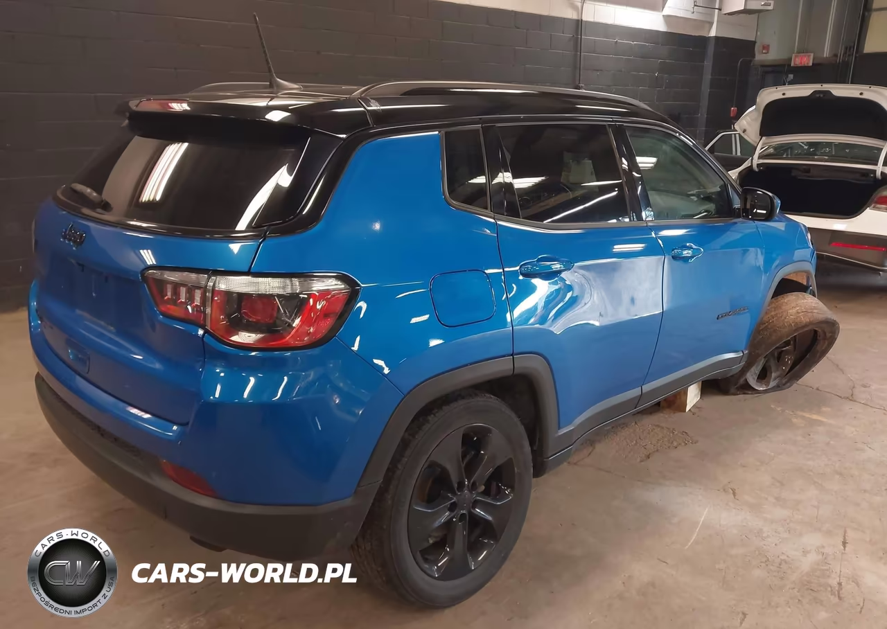 2019 Jeep Compass Altitude 4X4 VIN:3C4NJDBB5KT697938 - 4