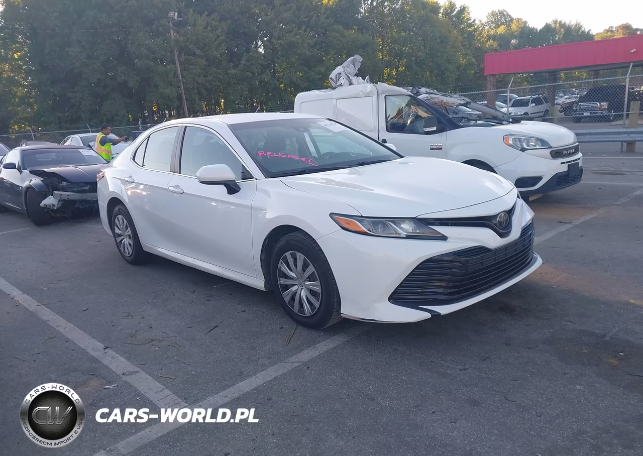 2018 Toyota Camry L – zdjęcie 1 z 17