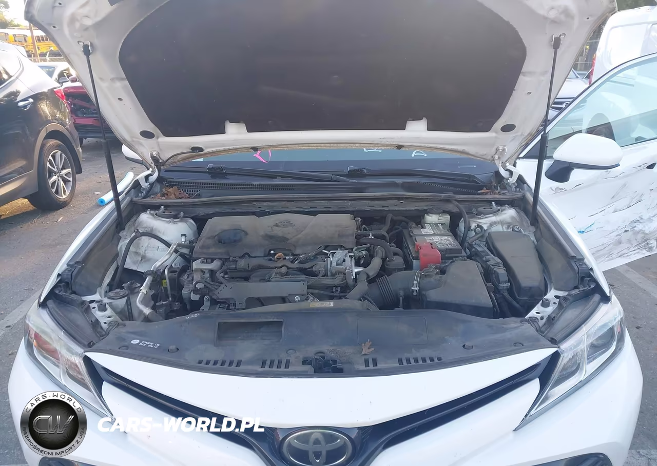 2018 Toyota Camry L VIN:4T1B11HK0JU077457 - 10