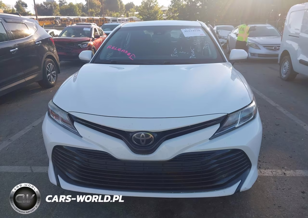 2018 Toyota Camry L VIN:4T1B11HK0JU077457 - 13