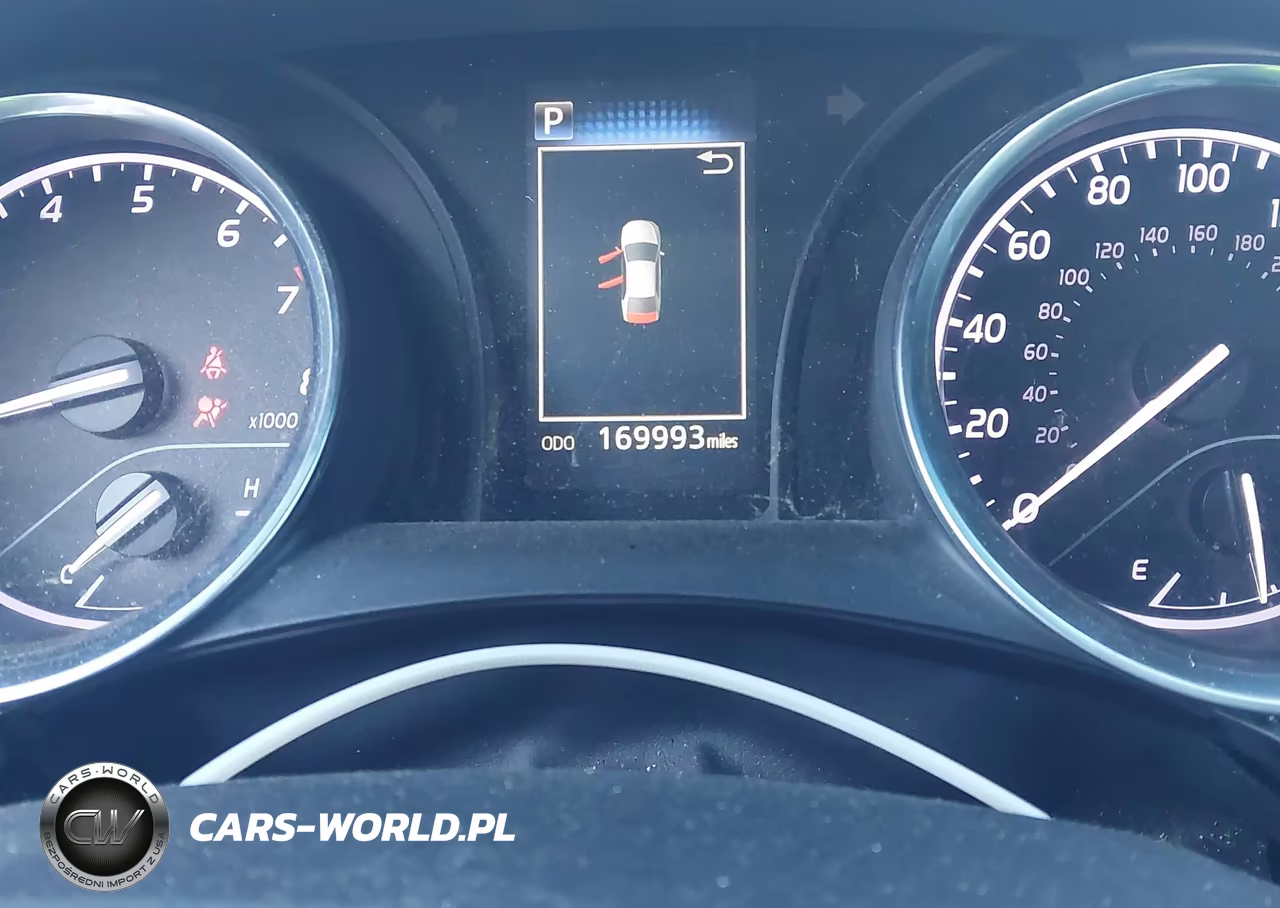 2018 Toyota Camry L VIN:4T1B11HK0JU077457 - 16