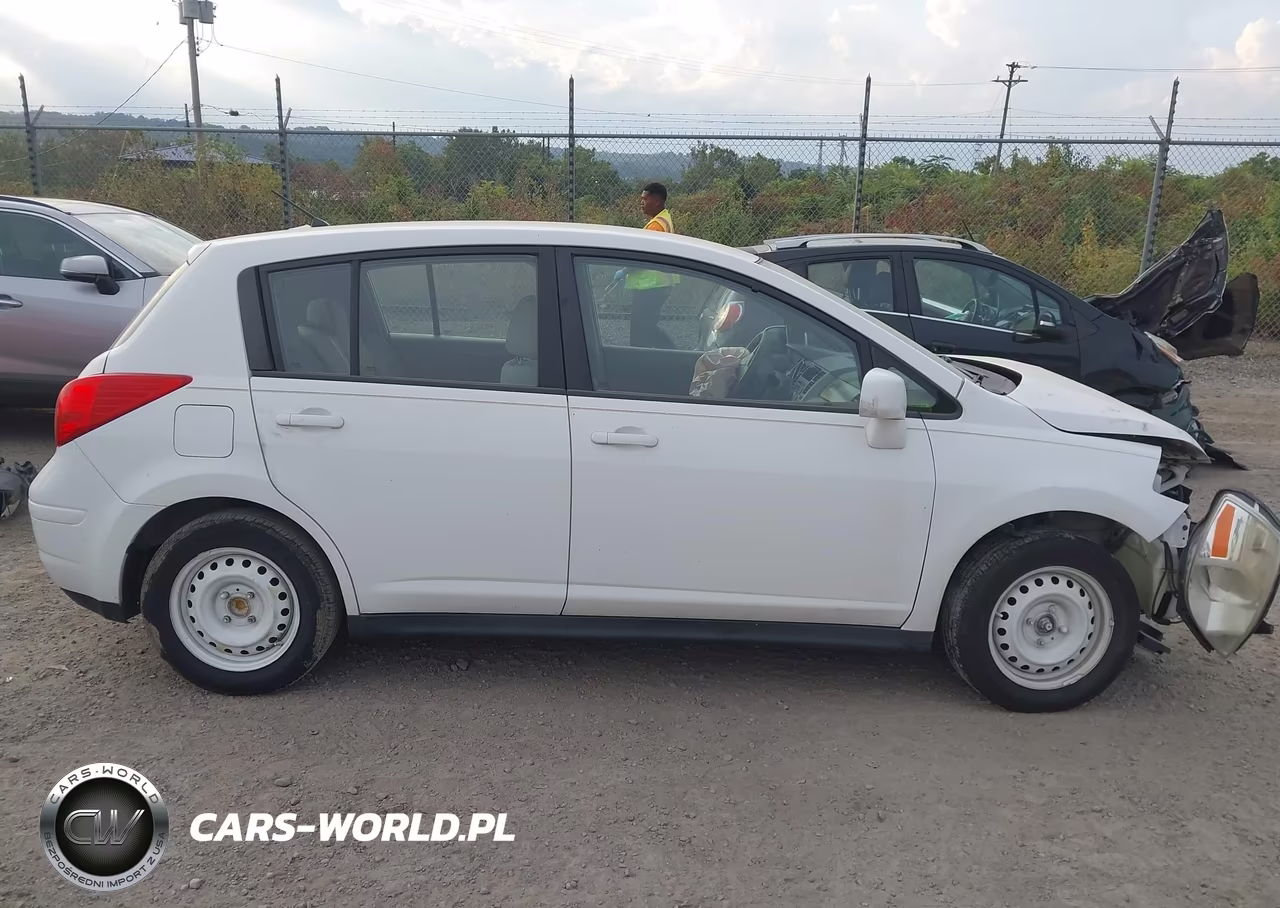 2010 Nissan Versa 1.8S VIN:3N1BC1CP9AL353407 - 13