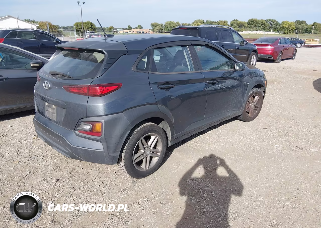 2018 Hyundai Kona Se VIN:KM8K12AA4JU104540 - 4