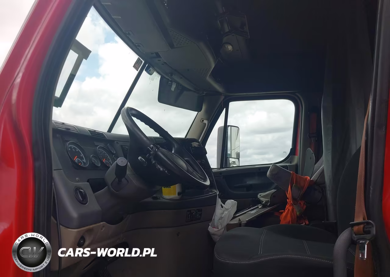 2015 Freightliner Cascadia 125 VIN:3AKJGLD50FSGB3813 - 5