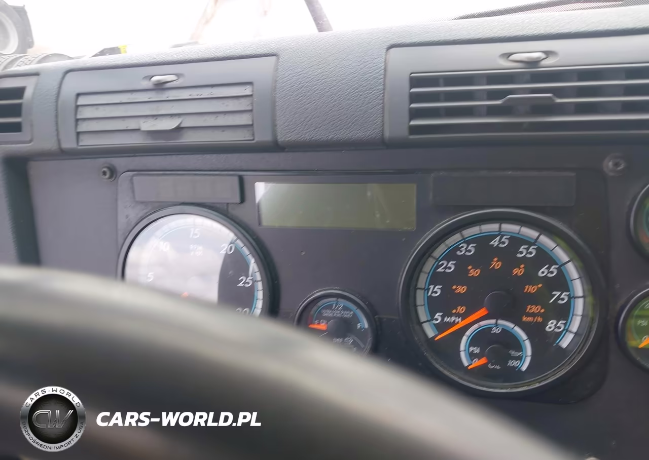 2015 Freightliner Cascadia 125 VIN:3AKJGLD50FSGB3813 - 6