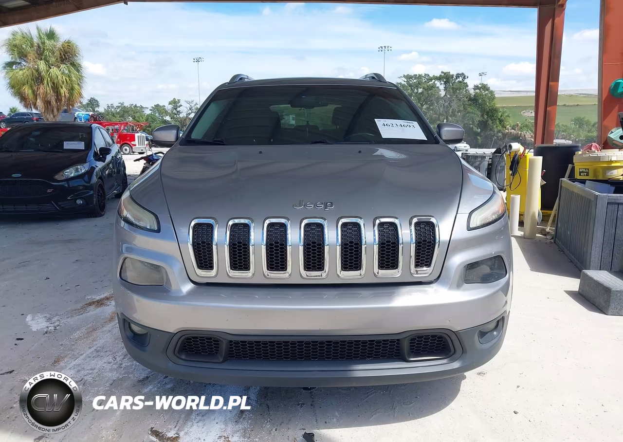 2016 Jeep Cherokee Latitude VIN:1C4PJLCSXGW115111 - 12