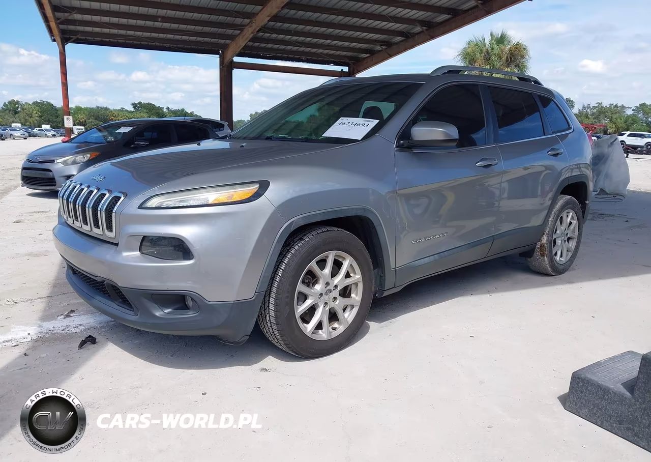 2016 Jeep Cherokee Latitude VIN:1C4PJLCSXGW115111 - 2