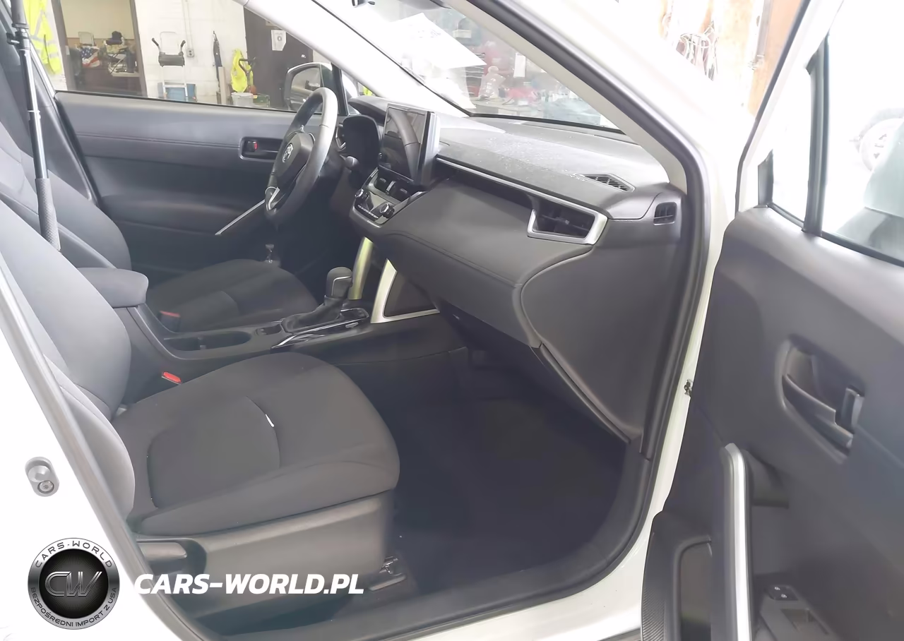 2023 Toyota Corolla Cross Le VIN:7MUBAABG3PV071549 - 5