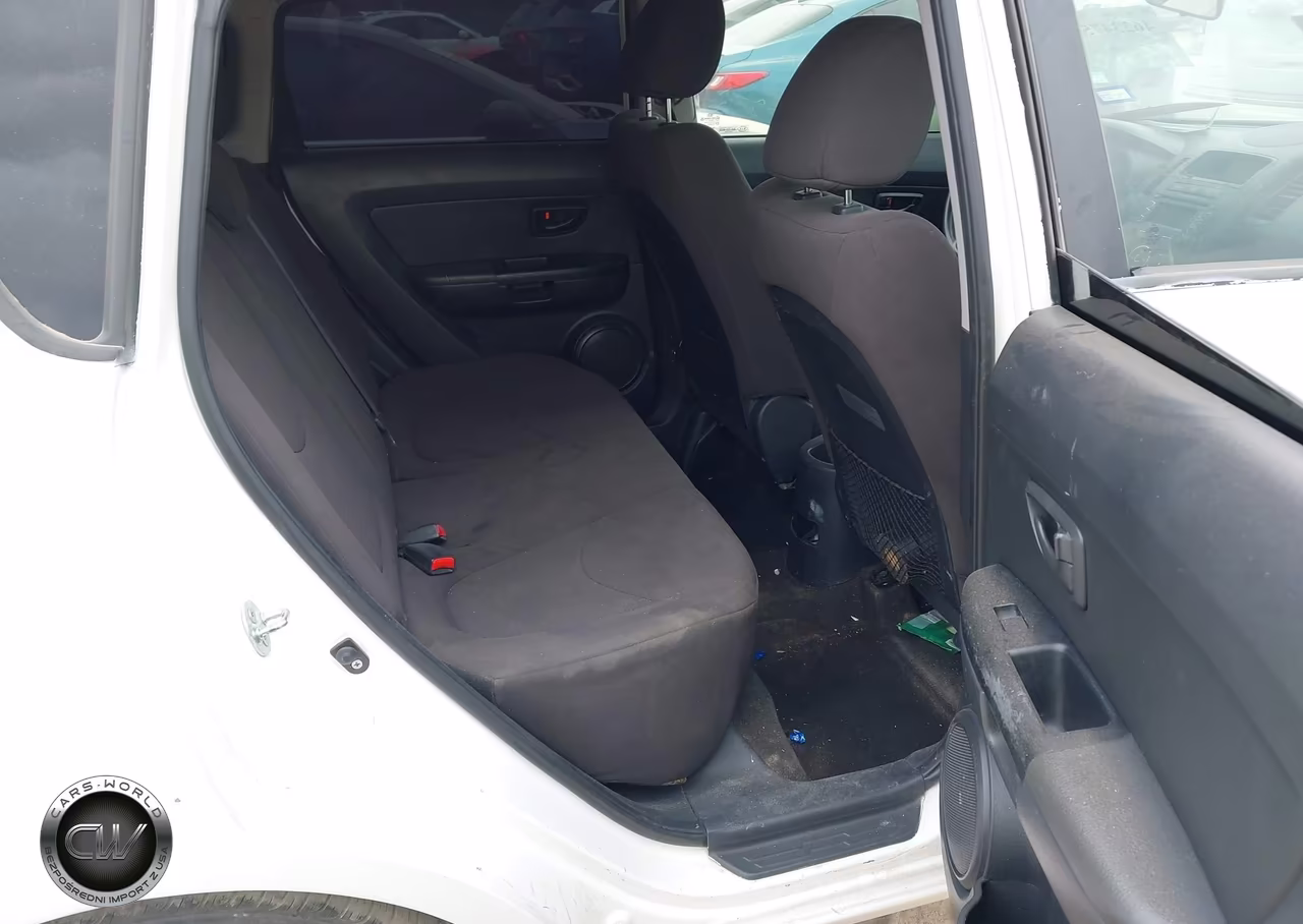 2013 Kia Soul VIN:KNDJT2A52D7526595 - 8