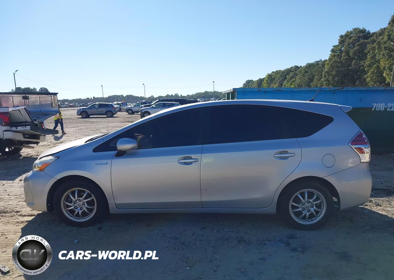 2015 Toyota Prius V Two VIN:JTDZN3EU6FJ035182 - 14