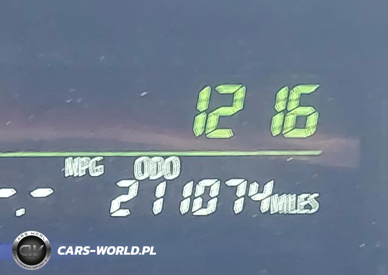 2015 Toyota Prius V Two VIN:JTDZN3EU6FJ035182 - 15
