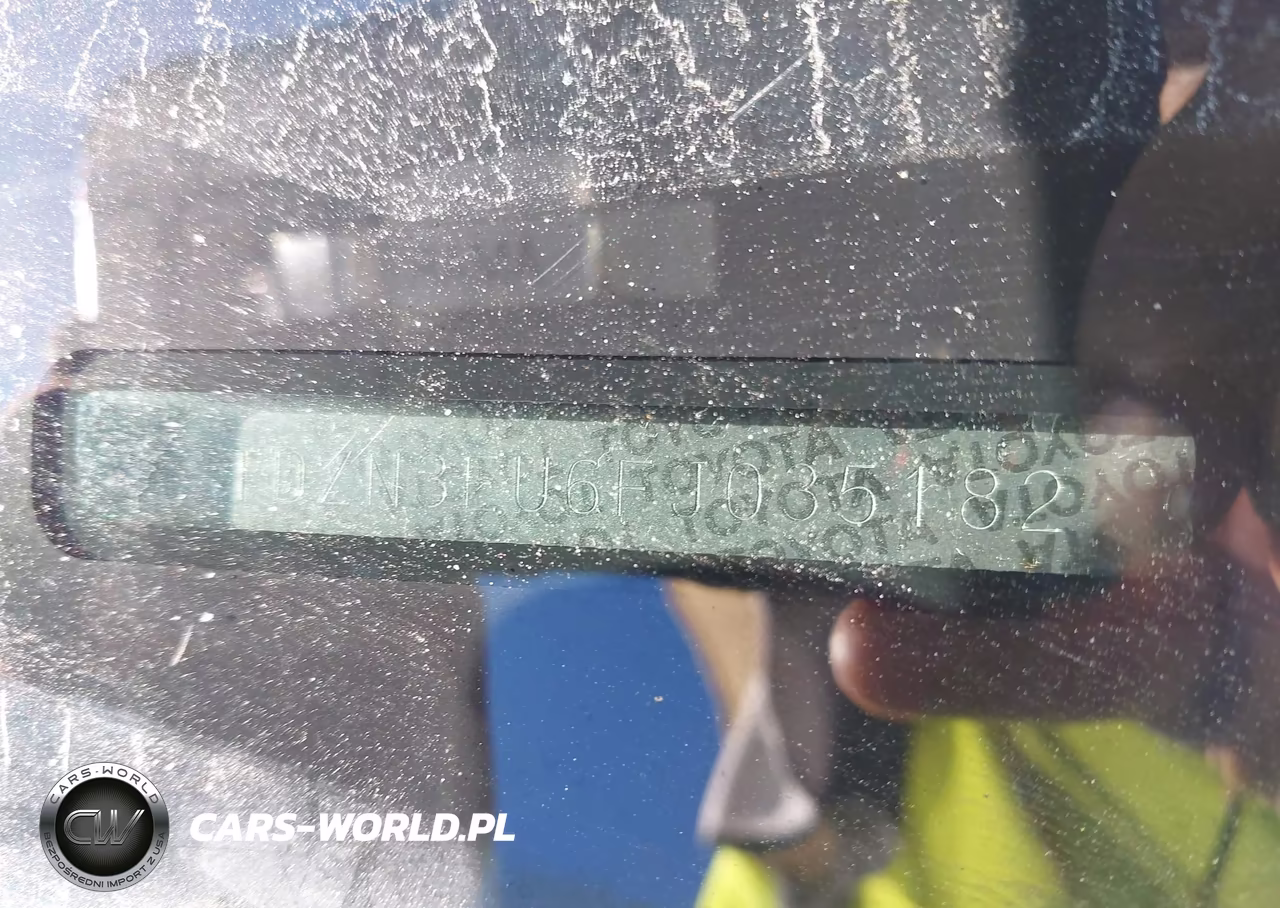 2015 Toyota Prius V Two VIN:JTDZN3EU6FJ035182 - 17