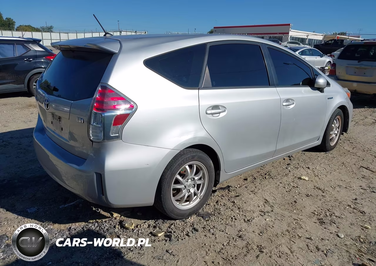 2015 Toyota Prius V Two VIN:JTDZN3EU6FJ035182 - 4